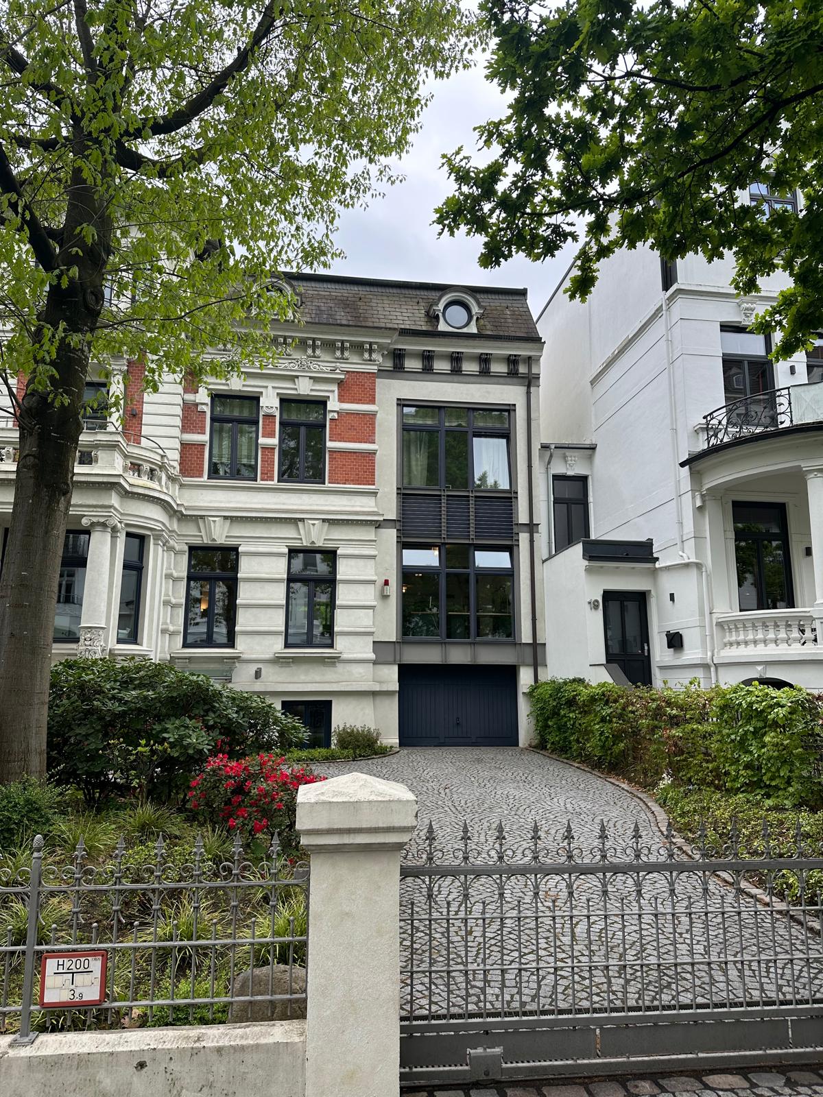 Außenansicht der Körperlotsen-Praxis Winterhude, Sierichstraße